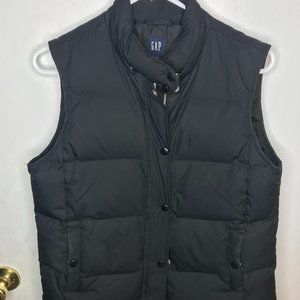 Gap black puffy vest size Medium